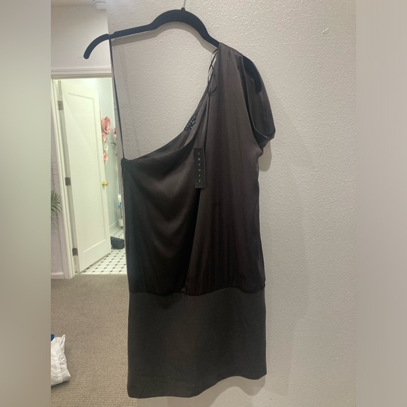 THEORY Sharin Eternity One Shoulder Calm Silk Dress NWT Size 6 $275 - Picture 8 of 9